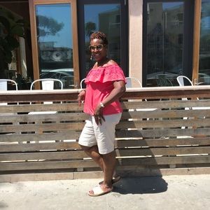 Meet your Posher, Cecelia